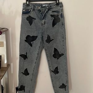 Adika butterfly jean. Super adorable!! Size medium!!